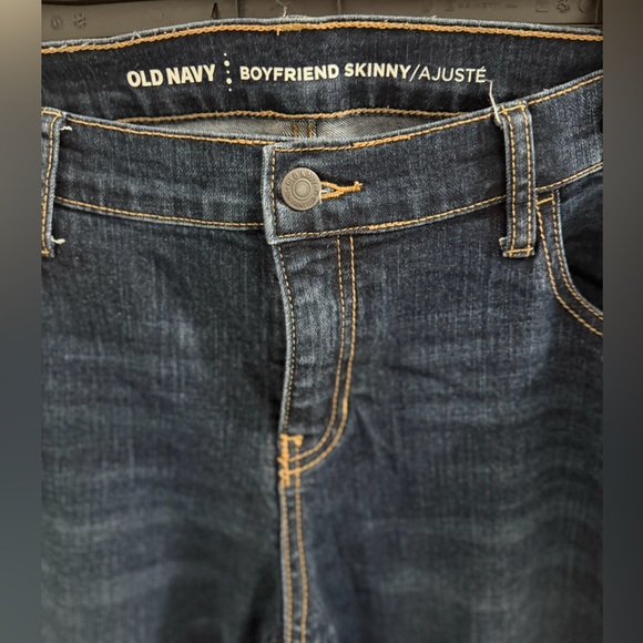 Old Navy Women's Boyfriend Skinny Jeans - Picture 2 of 4